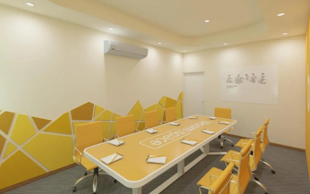 Bloom Hotel - DLF Cyber City