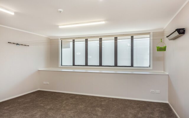 Central Manukau Hideaway