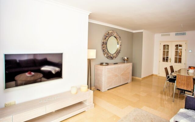 Beautiful and Spacious, 3 bedroom apartment LA23