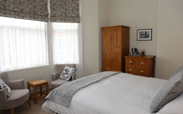 The Waves: Yorkshire Coast B&B