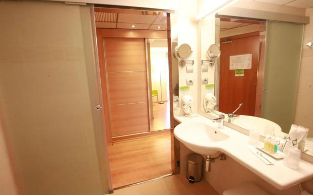 Riviera Beachotel - Recommended for Adults