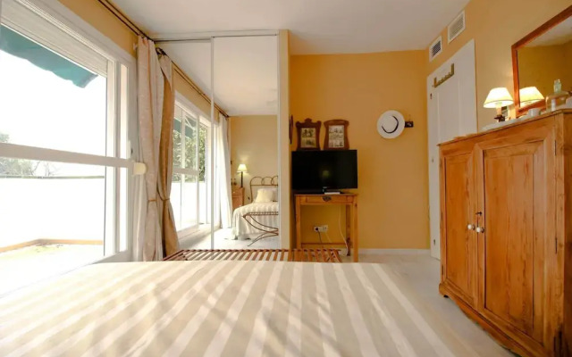 Suitur beachfront duplex with pool and sea views