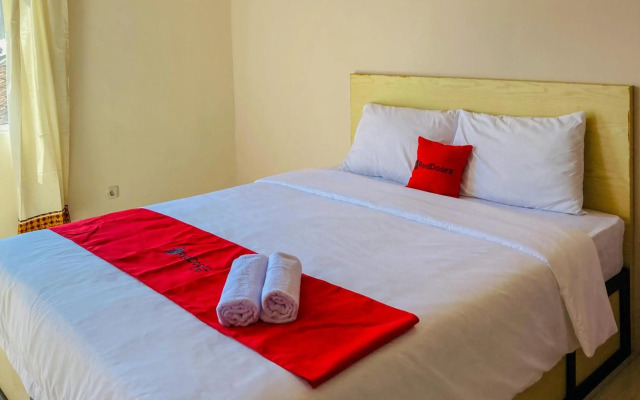 RedDoorz Plus near Lippo Plaza Yogyakarta