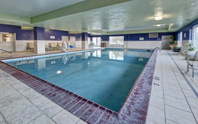 Holiday Inn Express & Suites London by IHG