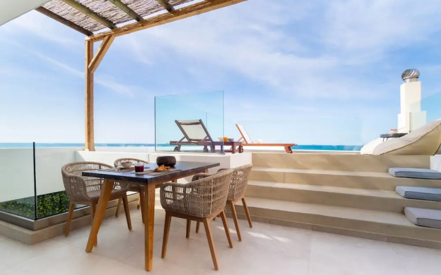 Wave Suite By the Sea