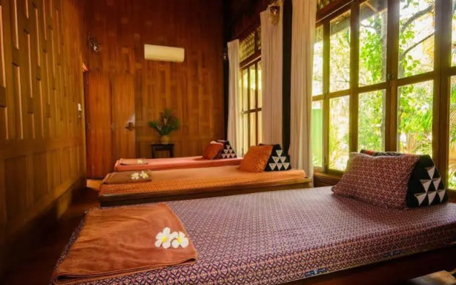 Petchvarin Resort and Spa