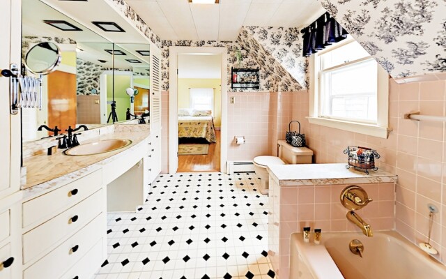 1 Tupper Rd House - 3 Br Home