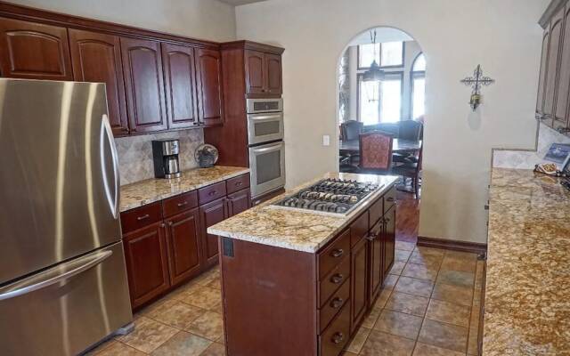 2095 Vermont Rd W - 5 Br Home