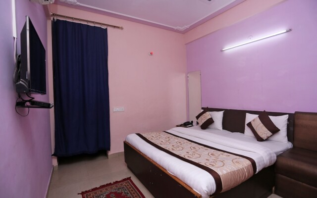 OYO Rooms 022 Ganga Ghat Niketan