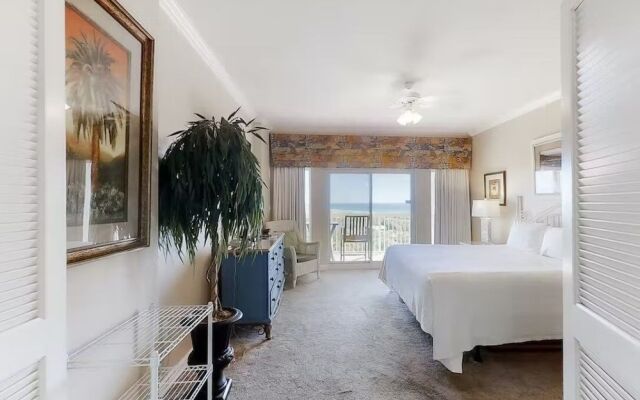 Tops'l 1008a Chalet by RedAwning