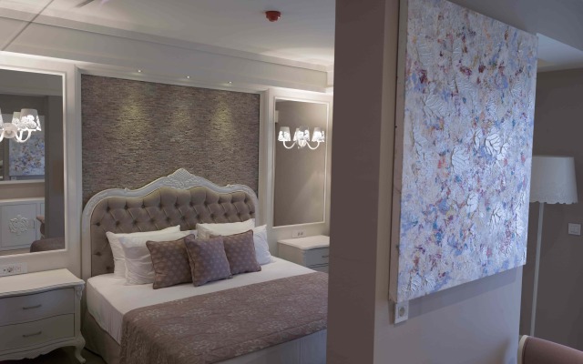 Ena Boutique Hotel & Residences