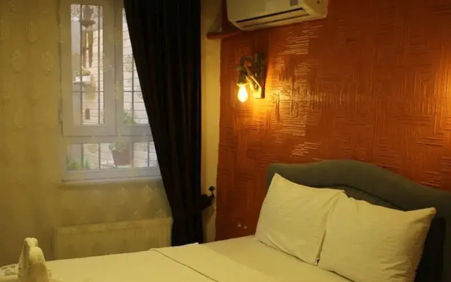 Taksim BrickTown Suite