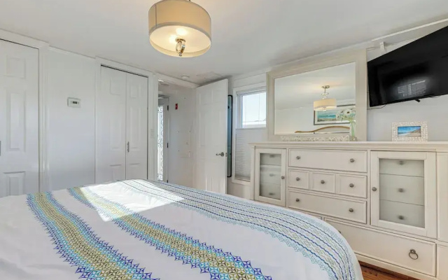 Quaint Montauk House w/ Community Amenities!