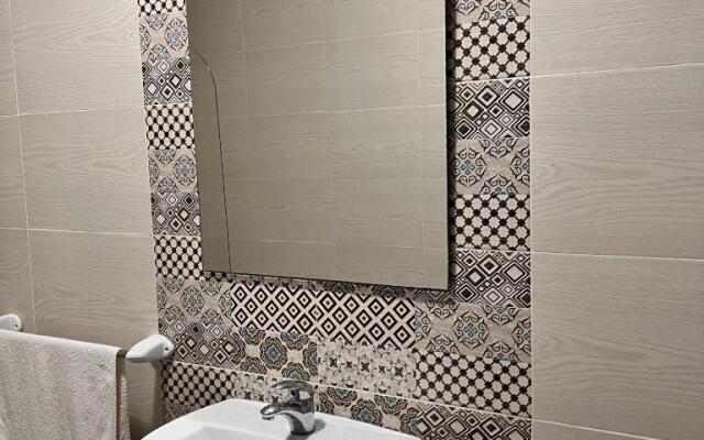 F4-1 Double room with private bathroom and balcony