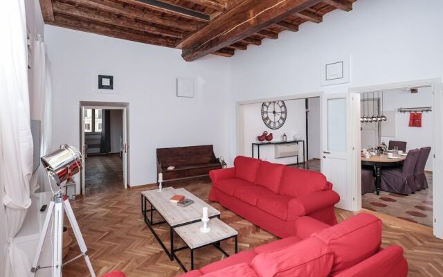 Regal Home in Trastevere