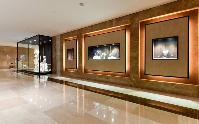 Lotte Hotel World