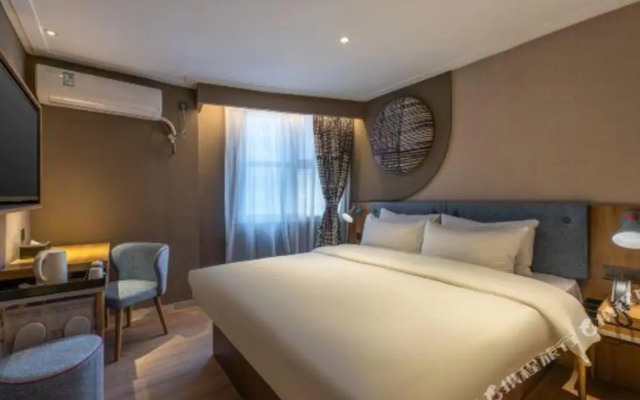 Home Inn Nanchang Bayi Square