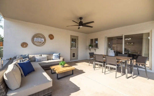 Scottsdale Waltann 3 Bedroom Home by RedAwning