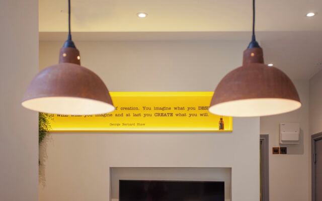 Higgihaus 26 Clare Street Aparthotel