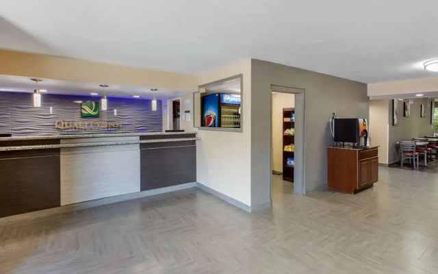 Econo Lodge Coliseum Area