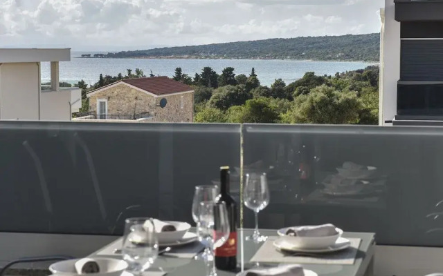 Pool Apartments & Rooms Mare