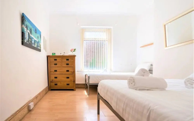 Charming 4-bed, Pet Friendly House in Liverpool