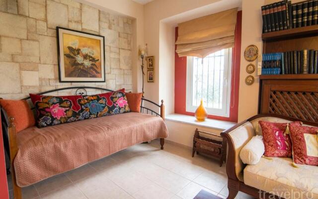 Phaethon Maisonette by Travelpro Services - N