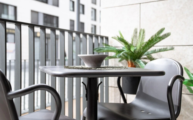 Comfy 1BR Apt w Balcony at Cloche dOr
