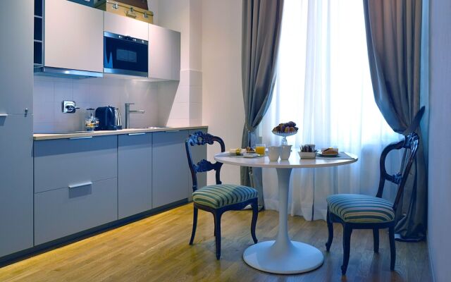 Al Cappello Rosso Suite Apartments