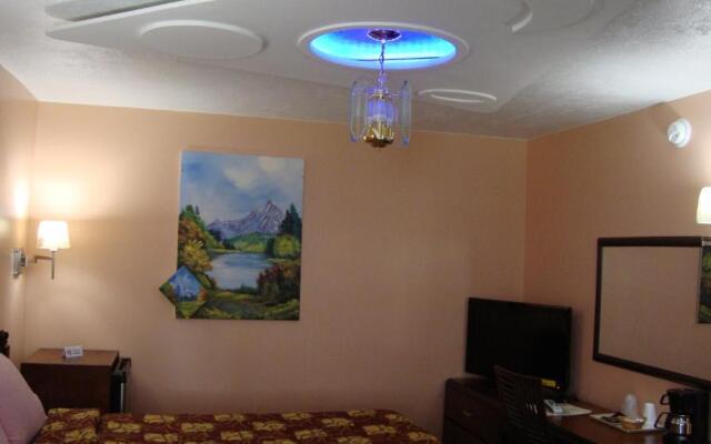 Pinconning Trail Inn Motel