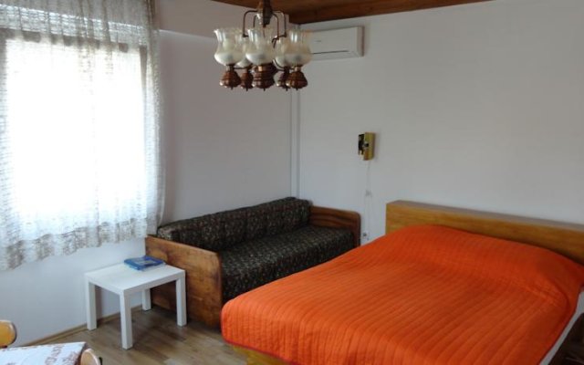 Apartments & Rooms Marija Lesnik