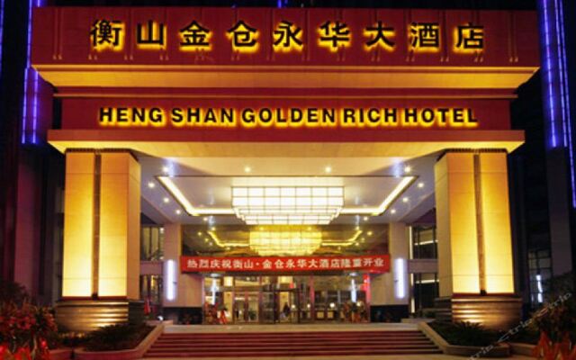 Golden Rich Hotel