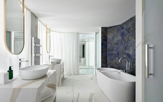 Отель JW Marriott Cannes