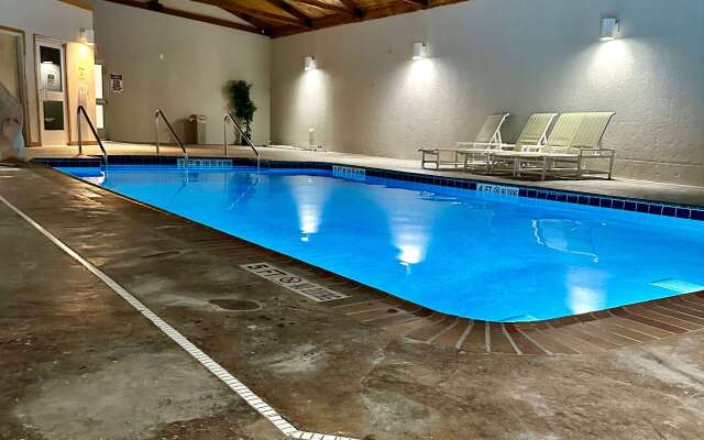 Microtel Inn & Suites by Wyndham Quincy Downtown/River Area