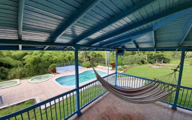 BRUGMANSIA country hotel