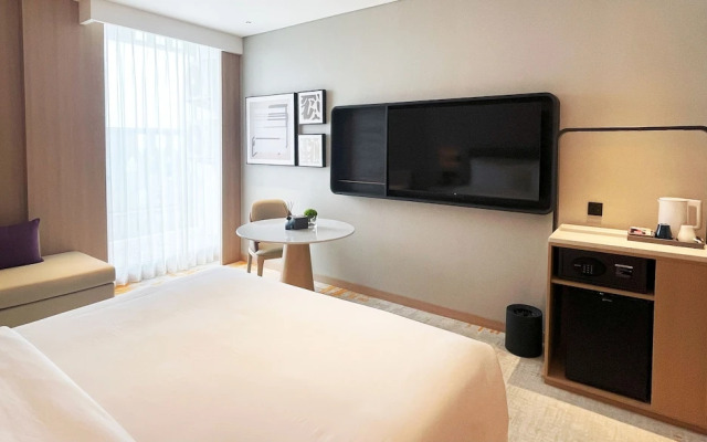 Elong Hotel Jakarta PIK