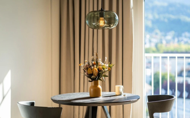 Black F Tower - Serviced Apartments
