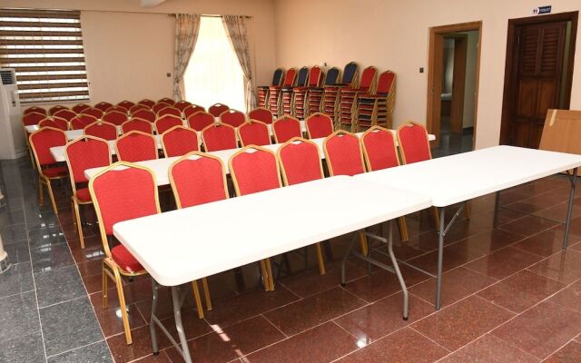 Goodview Suites& Apartments