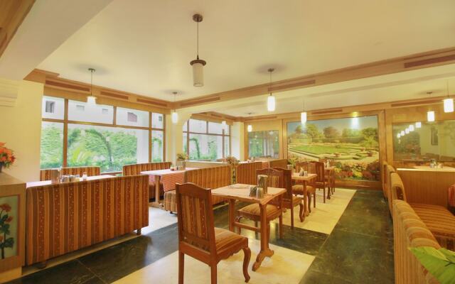 OYO 4427 Hotel Gaylord