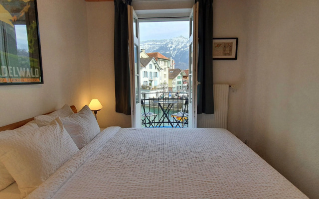 The Aarburg Hotel & Café