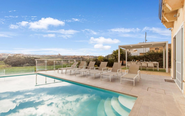 Twilight Gozitan Farmhouse With Pool