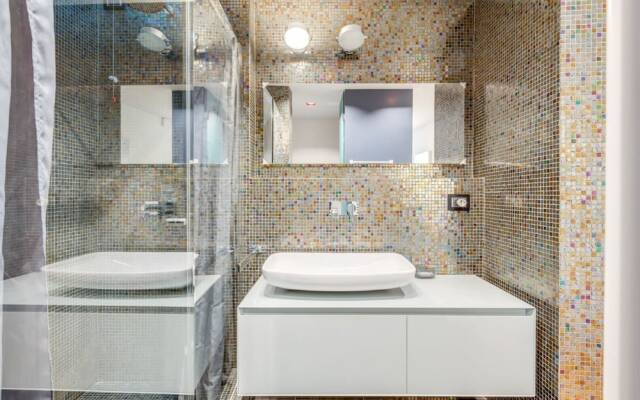 Piazza Santa Croce Design Apartment with Balcony