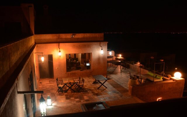 Shems Moon Lodge & Spa