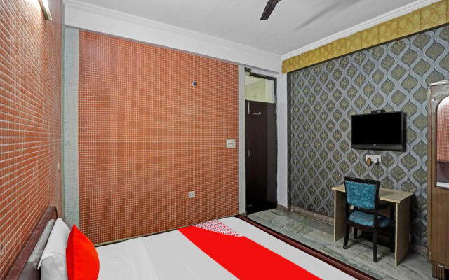 OYO Flagship 80586 Elite Homes