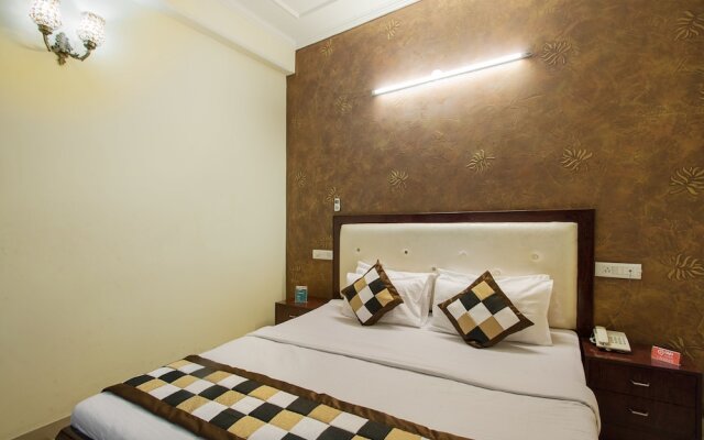 OYO 648 Hotel Royal Ecstasy