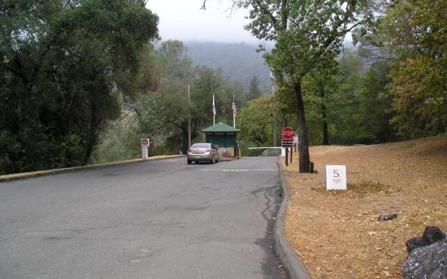 Russian River Camping Resort Studio Cabin 4