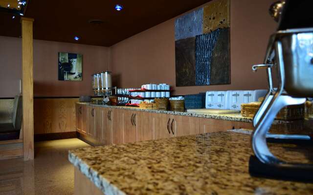 Coast Discovery Inn