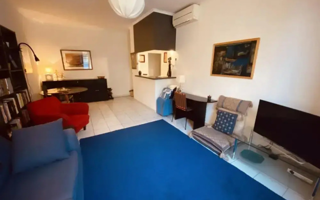 2 Bedroom Apartment in the Heart of Cannes air Conditioning Easy Walk to the Palais des Festivals - 2015