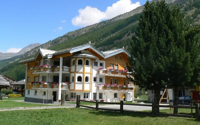 Mountain Stay With Balcony