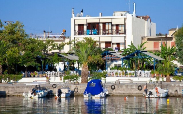 Akrogiali Hotel